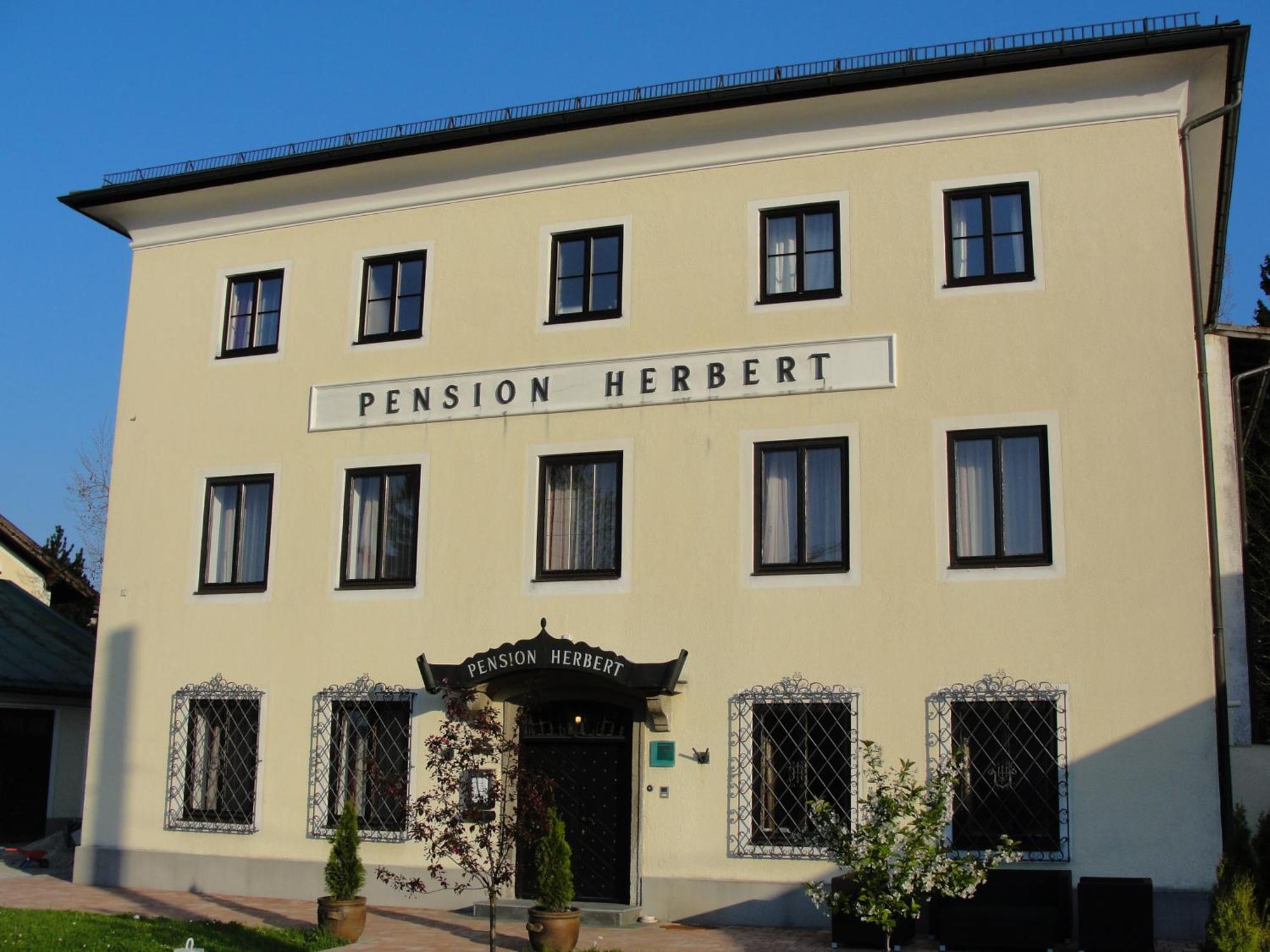 Hotel Pension Herbert Salisburgo Esterno foto